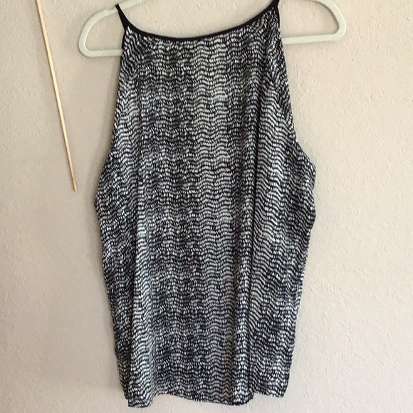 CUTE BLK/WHITE patterned non-stretch halter style layering top, Large - Picture 4 of 4